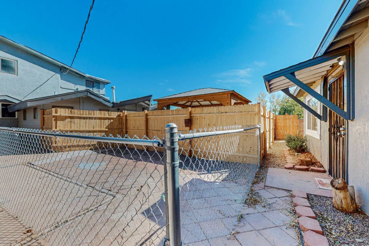 Apartment for rent at 2830 Floral Rd NW, Albuquerque, NM 87104