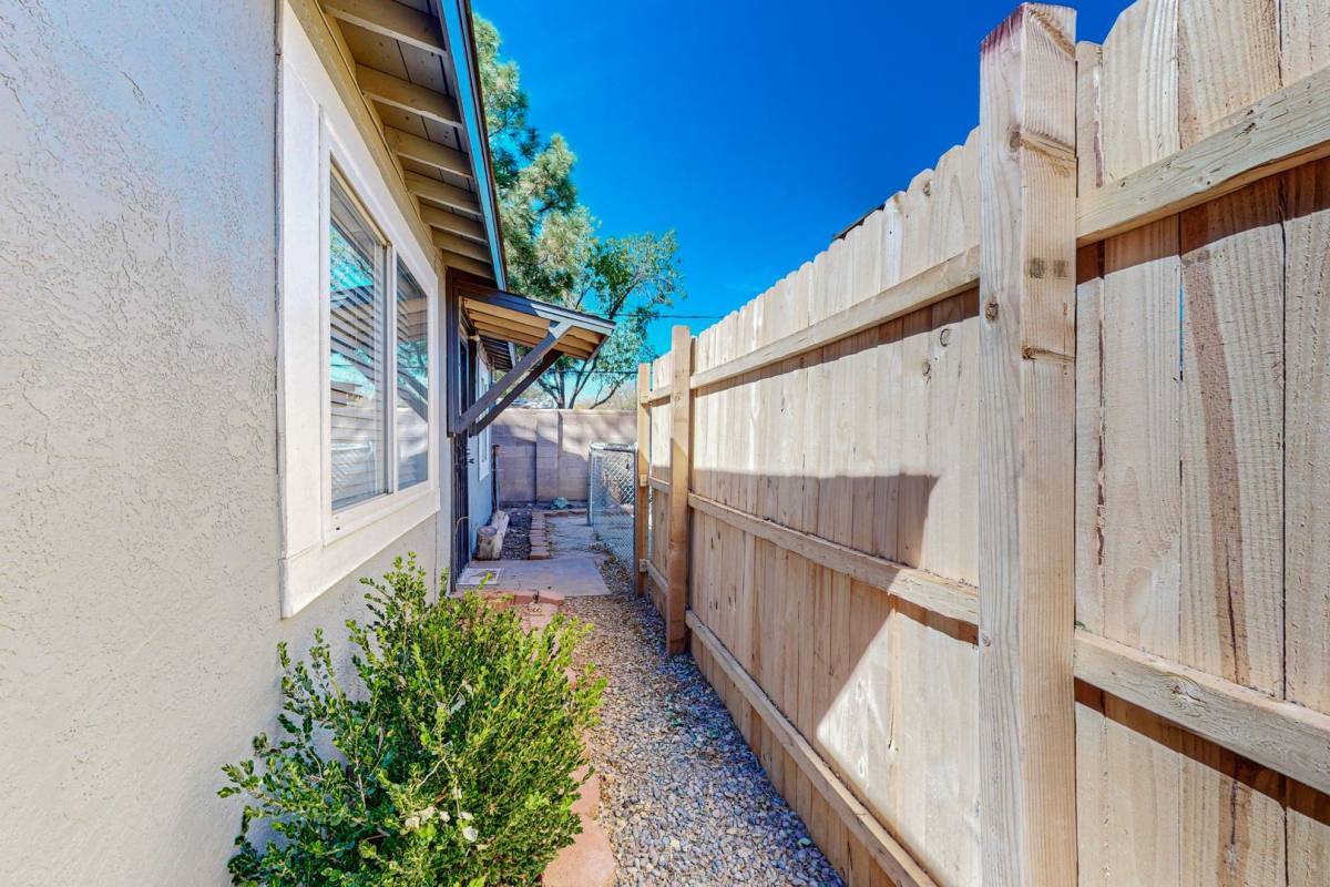 Apartment for rent at 2830 Floral Rd NW, Albuquerque, NM 87104