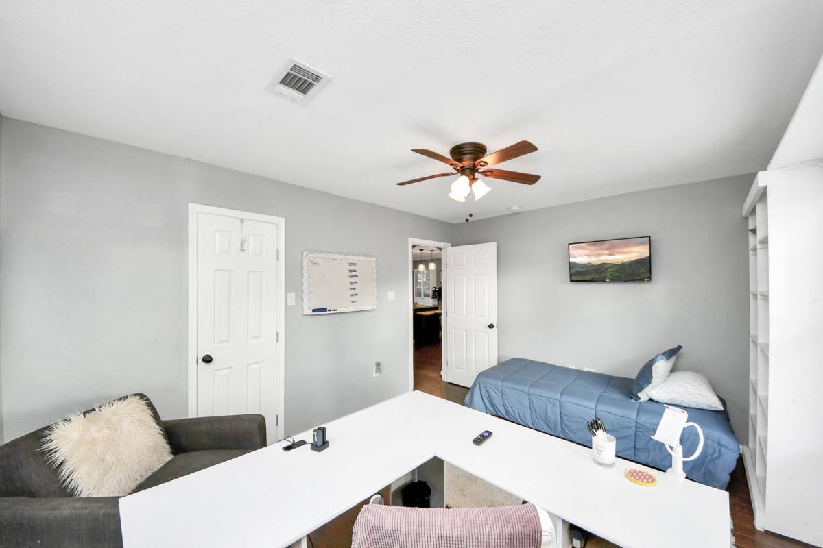 House for rent at 7032 Conley St, Houston, TX 77021