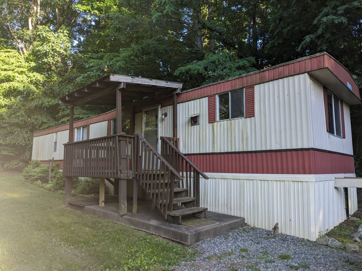 House for rent at 15 Casteel Lane, Asheville, NC 28803