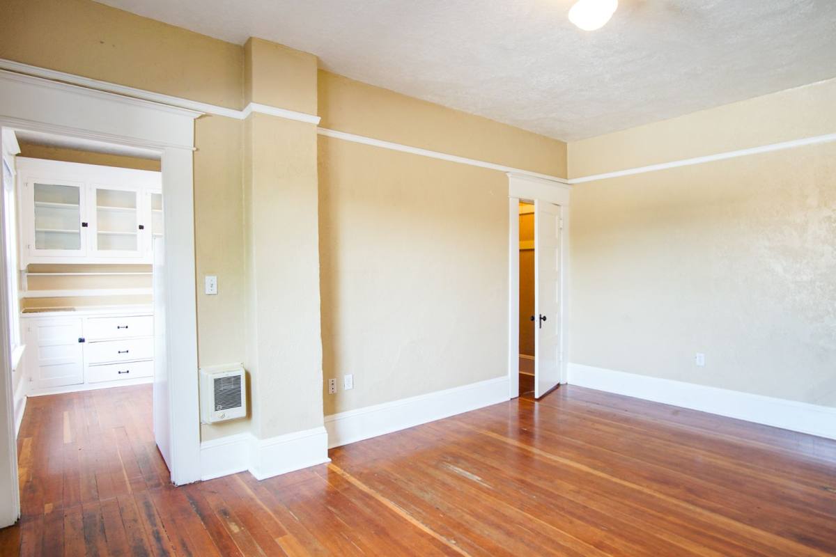 Apartment for rent at 1008 N Killingsworth St, Portland, OR 97217