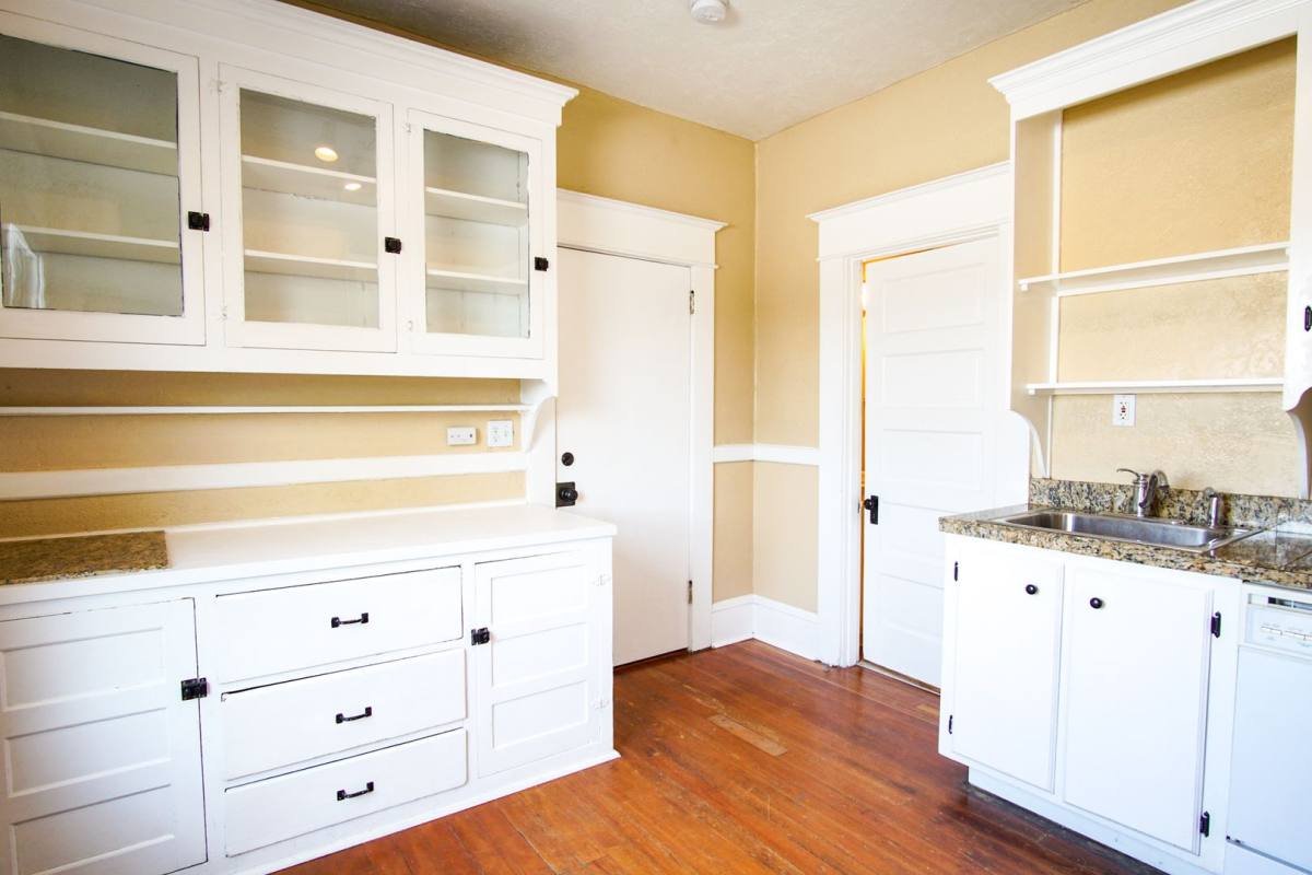 Apartment for rent at 1008 N Killingsworth St, Portland, OR 97217