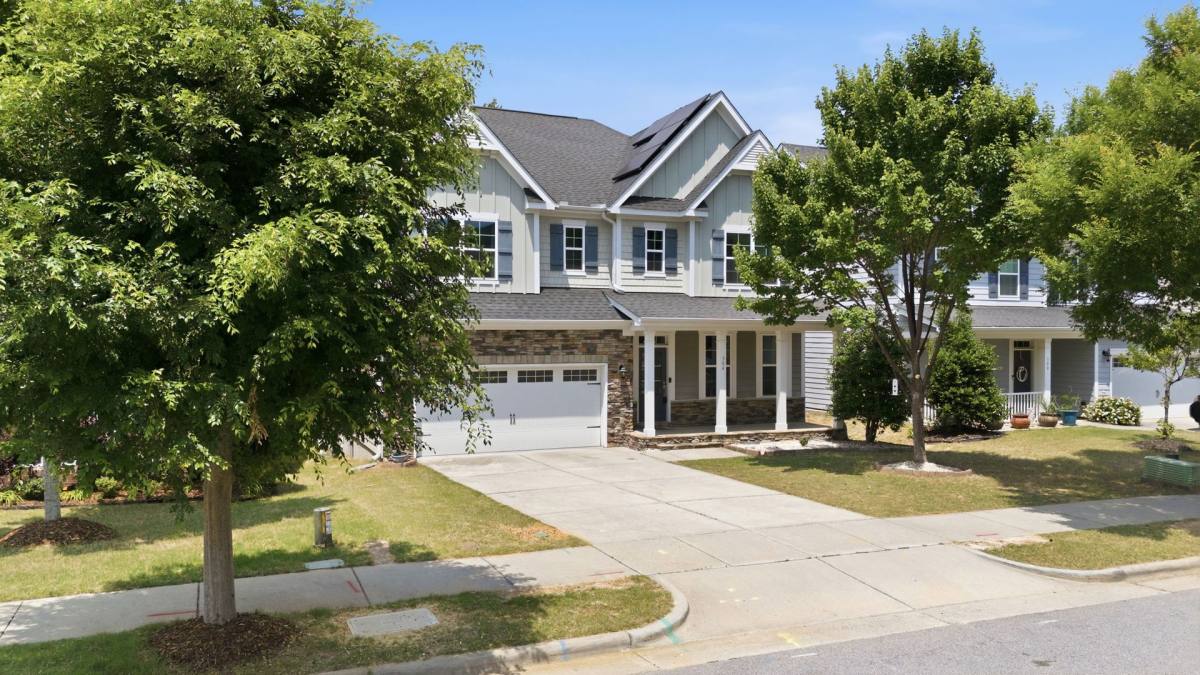 House for rent at 304 Atwood Dr, Holly Springs, NC 27540