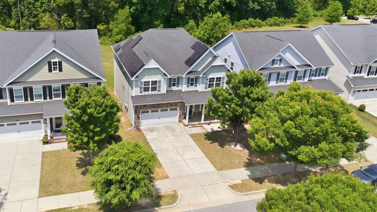 House for rent at 304 Atwood Dr, Holly Springs, NC 27540