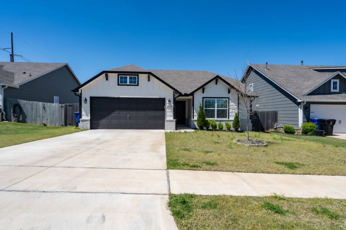 House for rent at 6800 S 20th St, Broken Arrow, OK 74011