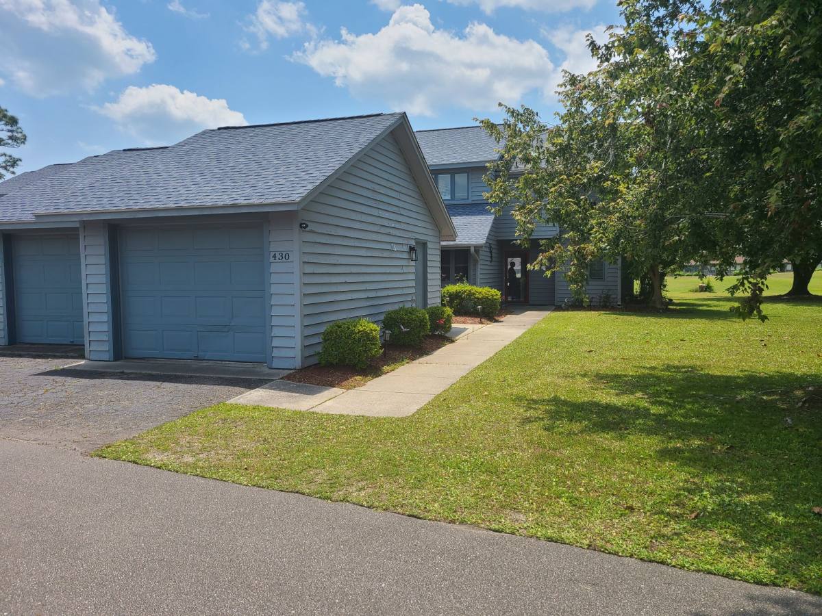 Townhouse for rent at 430 Widgeon Dr, Hampstead, NC 28443