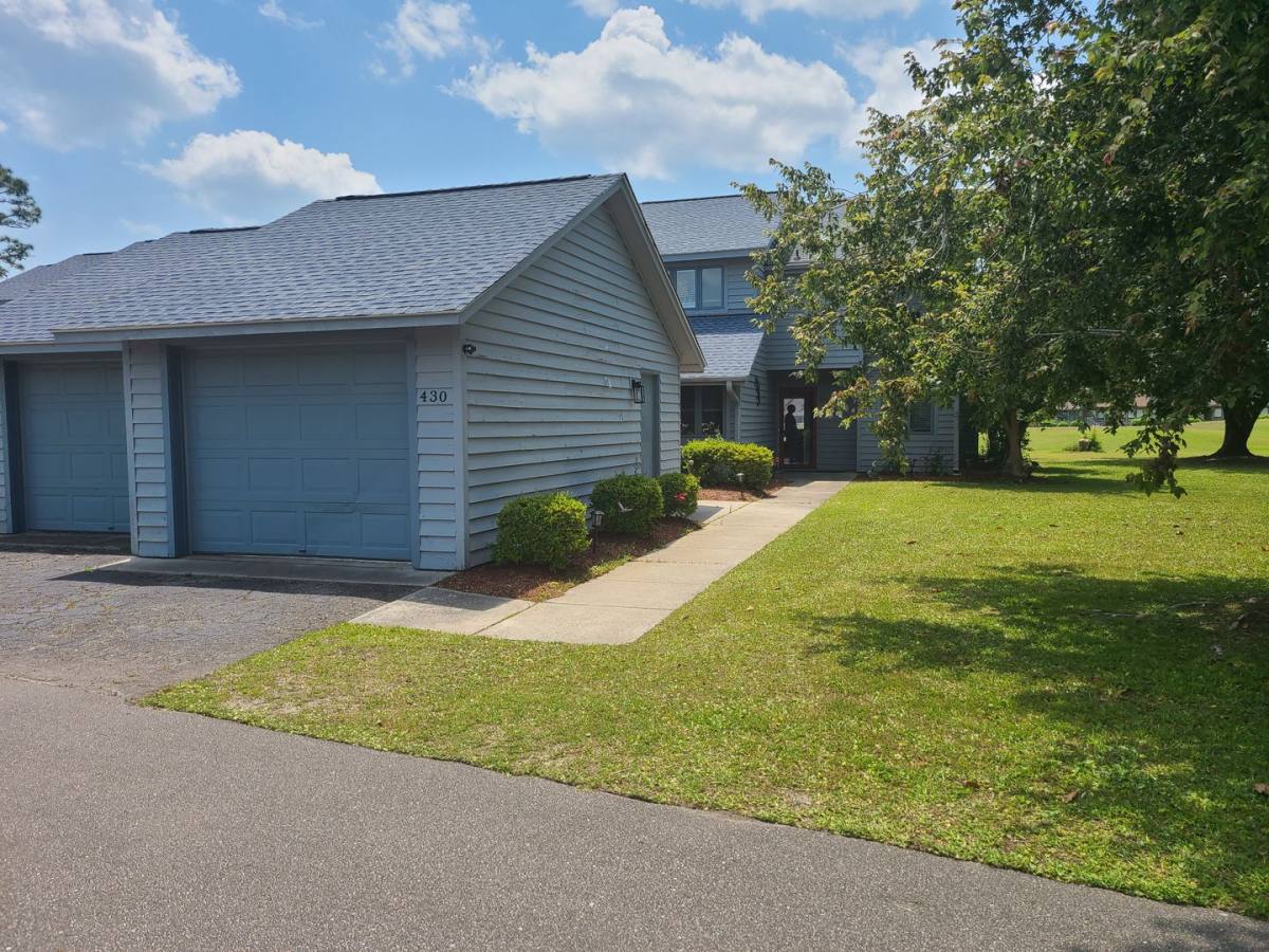Townhouse for rent at 430 Widgeon Dr, Hampstead, NC 28443
