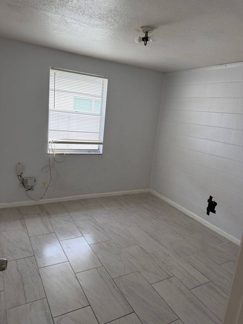 Apartment for rent at 8105 N Klondyke St, Tampa, FL 33604