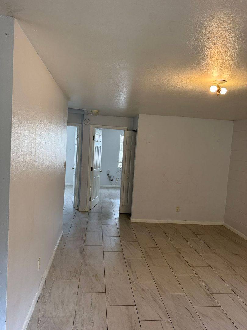 Apartment for rent at 8105 N Klondyke St, Tampa, FL 33604
