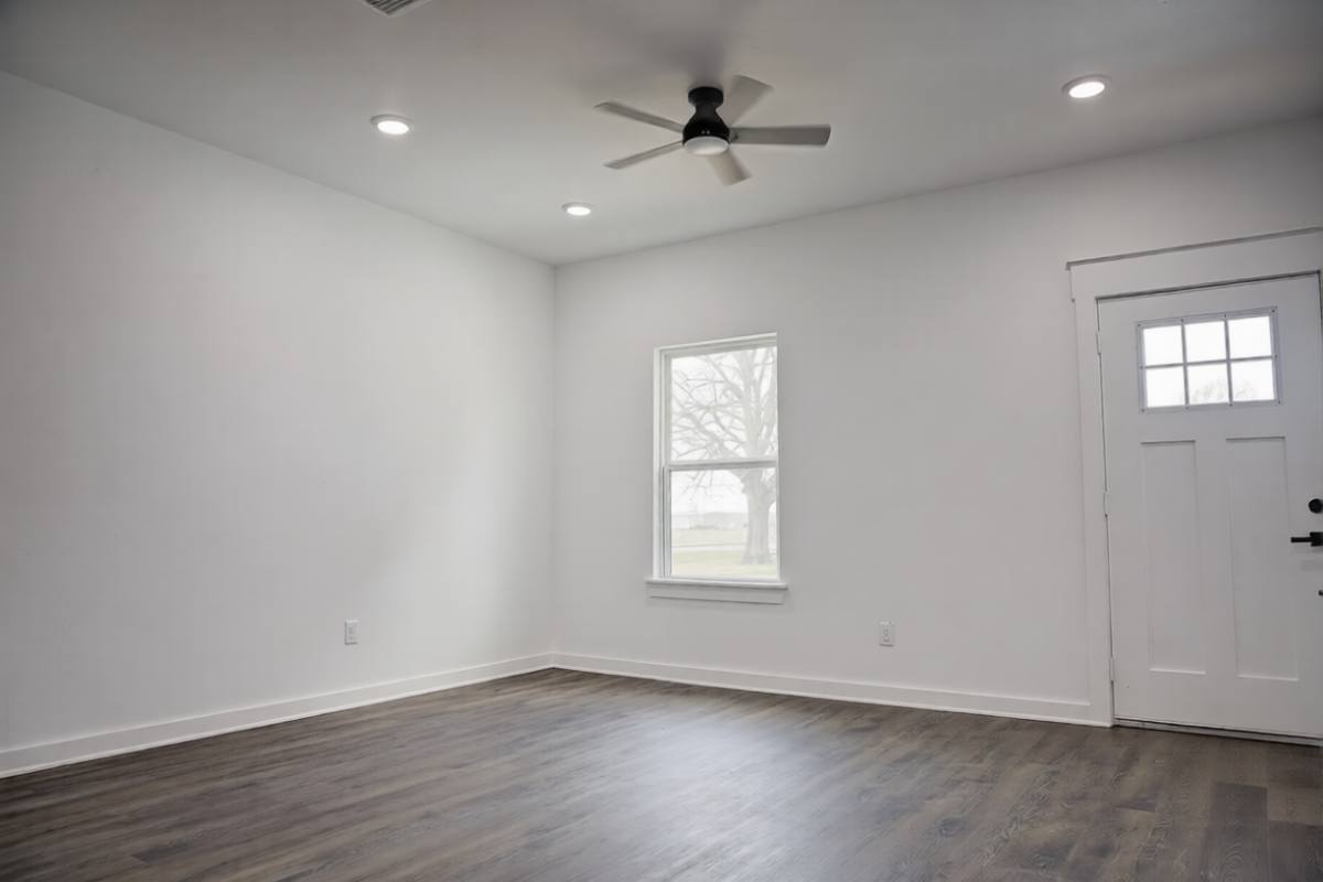 Apartment for rent at 124 SW Blanche, De Kalb, TX 75559