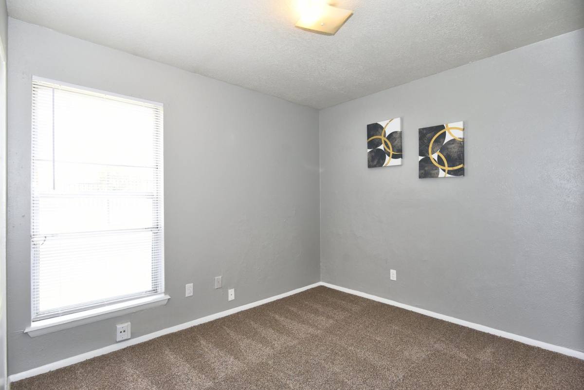 Townhouse for rent at 1801 S 132nd E Place, Tulsa, OK 74108