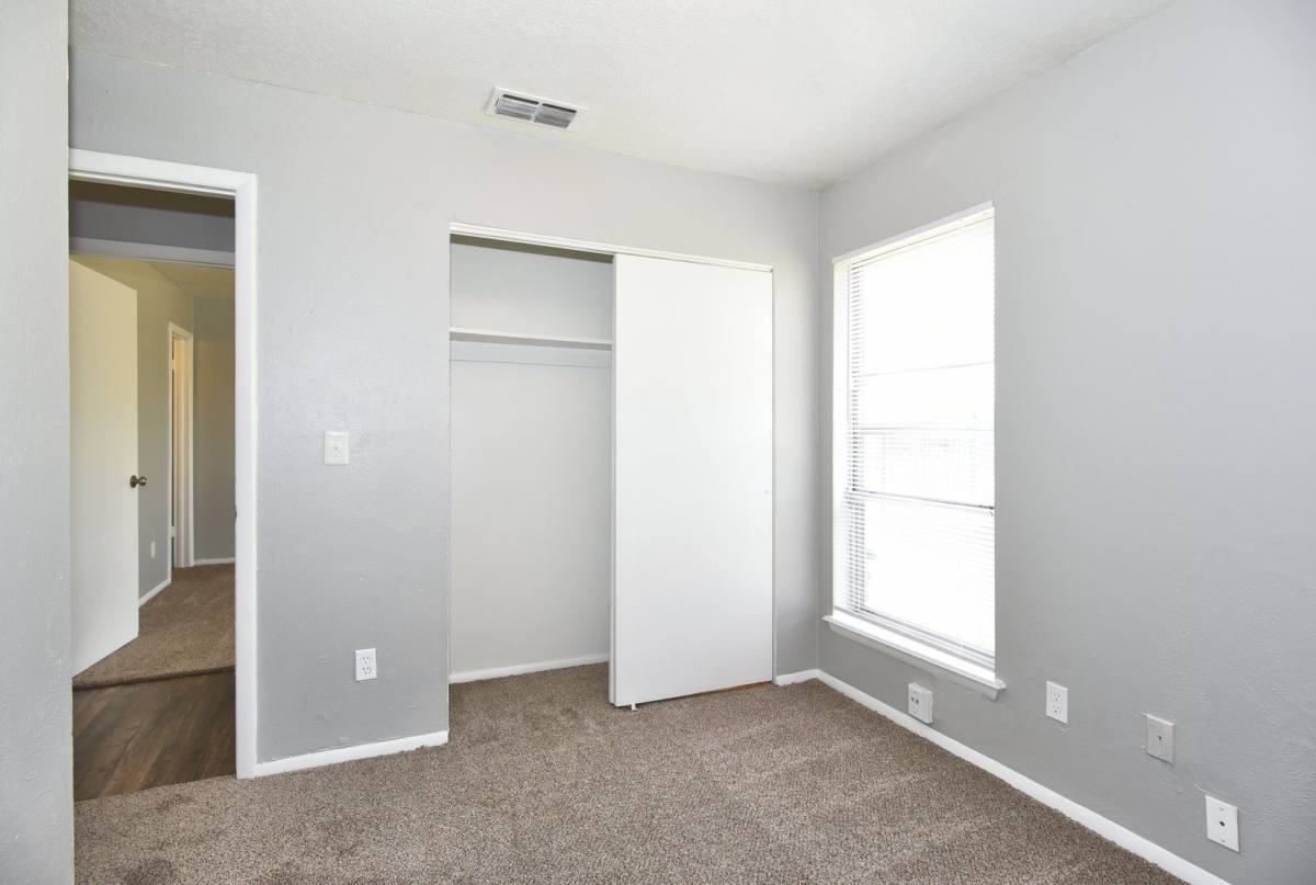 Townhouse for rent at 1801 S 132nd E Place, Tulsa, OK 74108
