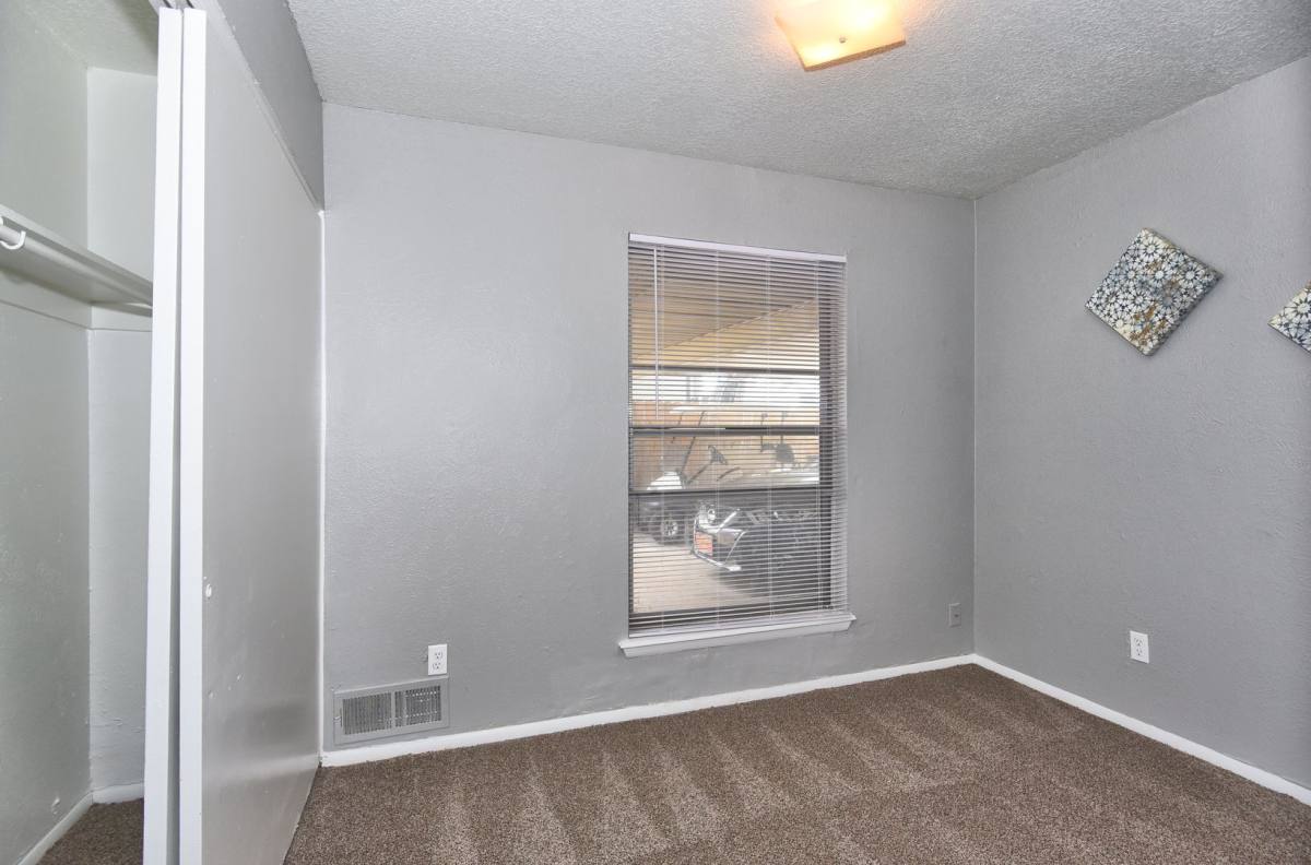 Townhouse for rent at 1801 S 132nd E Place, Tulsa, OK 74108