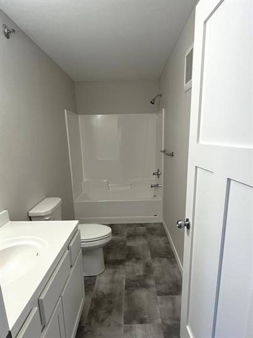 Apartment for rent at 1031 30th St NW, Willmar, MN 56201