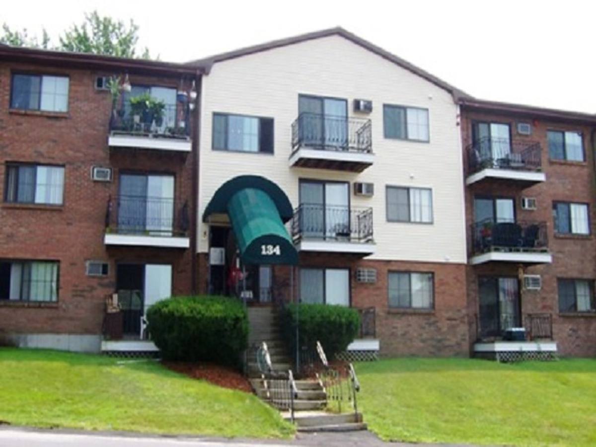 Apartment for rent at 134 Mammoth Rd, Hooksett, NH 03106