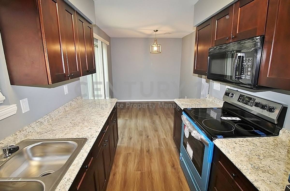 Townhouse for rent at 921 Cedar Terrace, Cedar Hill, TX 75104