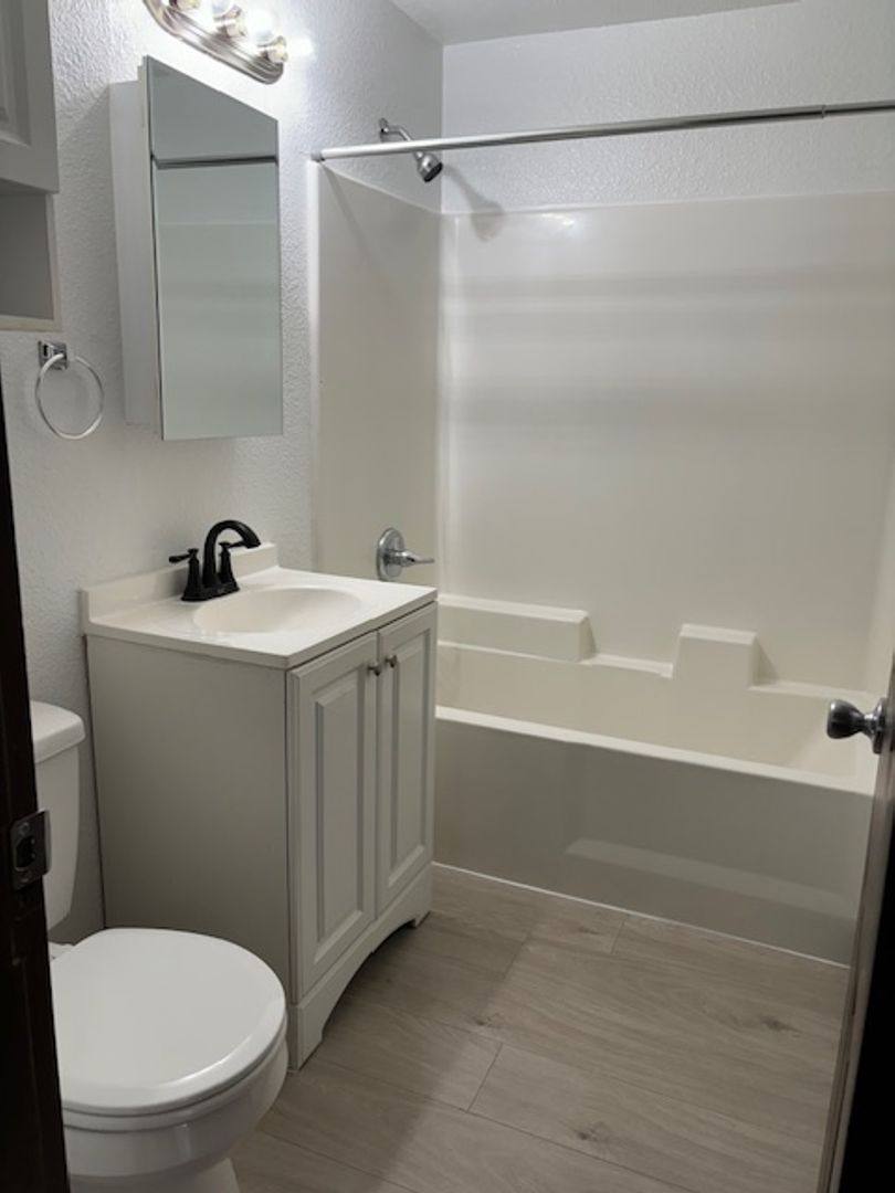Apartment for rent at 793-865 Hawthorne Ave NE, Salem, OR 97301