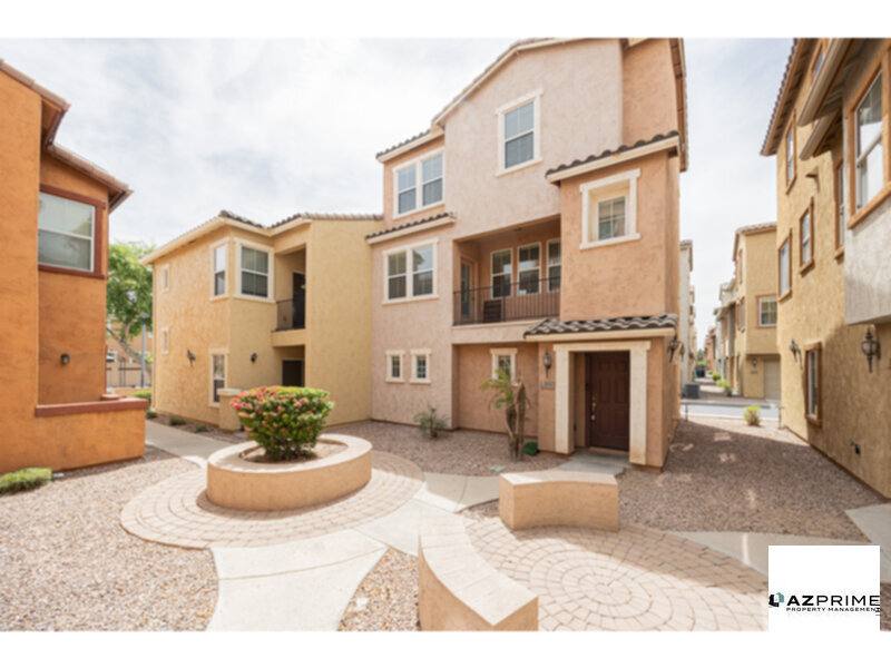 Townhouse for rent at 2032 N 78th Glen, Phoenix, AZ 85035