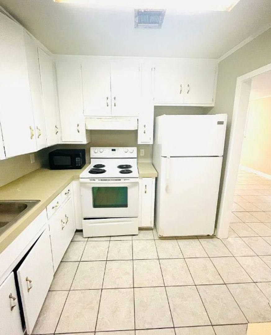 House for rent at 2111 Yarbrough St, Montgomery, AL 36110