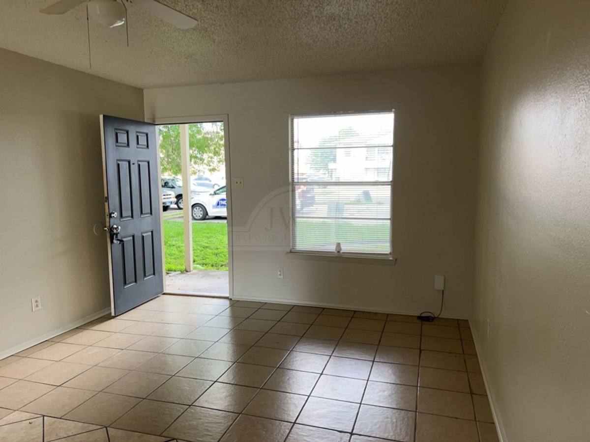 Apartment for rent at 1906 Cedarhill Dr, Killeen, TX 76543