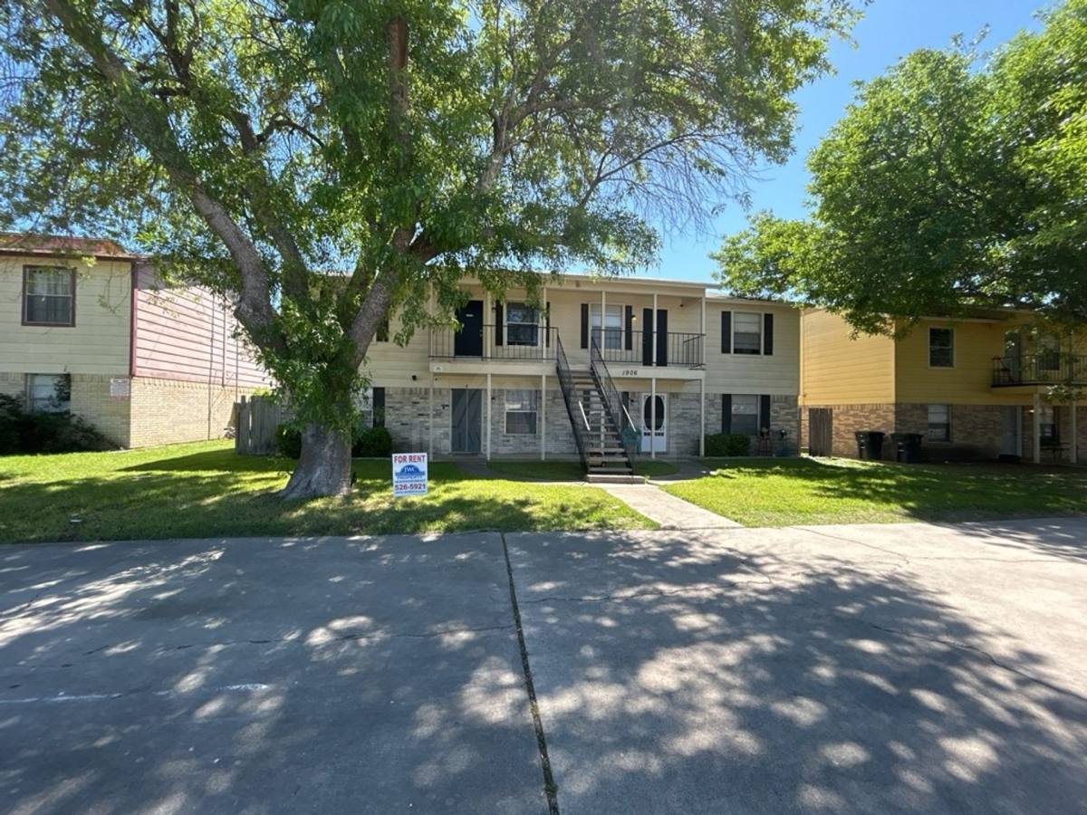 Apartment for rent at 1906 Cedarhill Dr, Killeen, TX 76543
