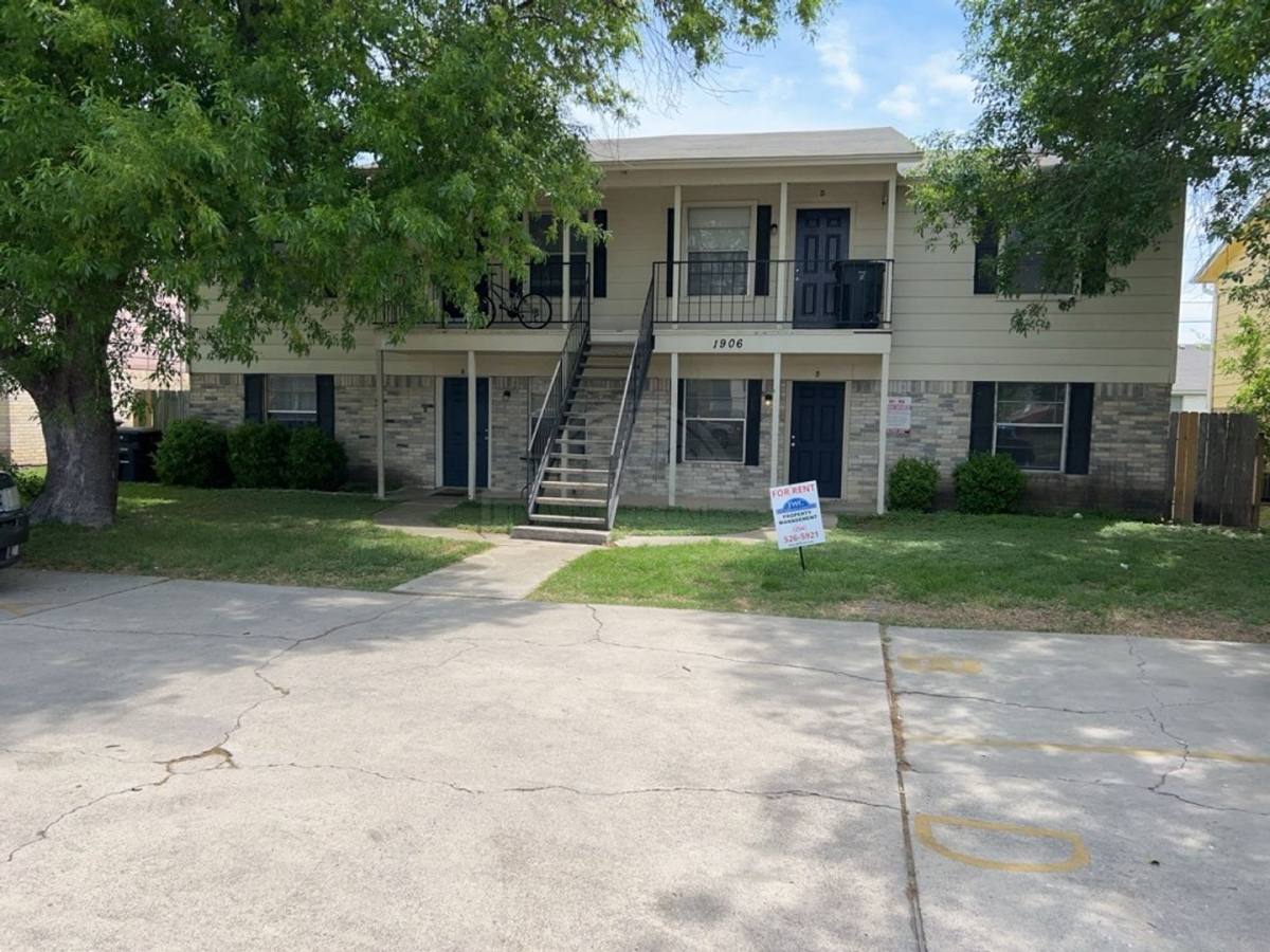 Apartment for rent at 1906 Cedarhill Dr, Killeen, TX 76543