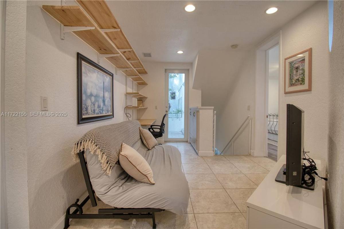 House for rent at 2200 Lincoln Ave, Miami, FL 33133