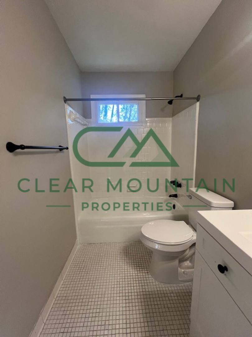 Apartment for rent at 300 Brook Glenn Rd, Taylors, SC 29687