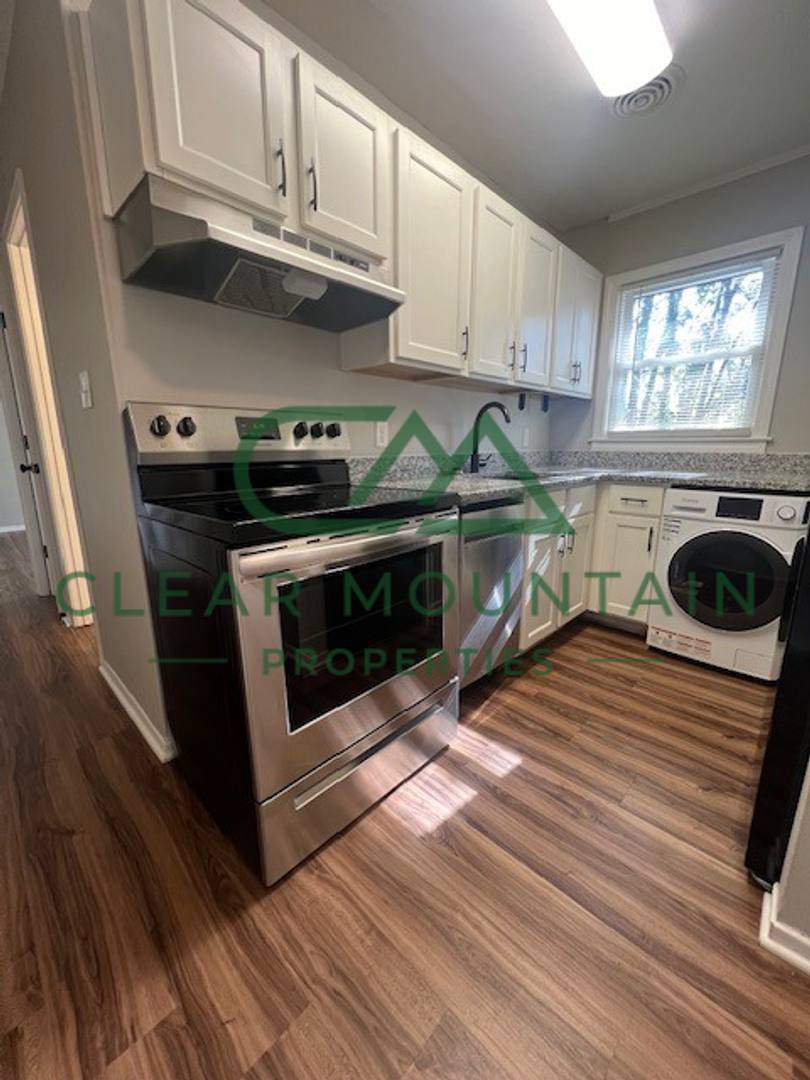 Apartment for rent at 300 Brook Glenn Rd, Taylors, SC 29687