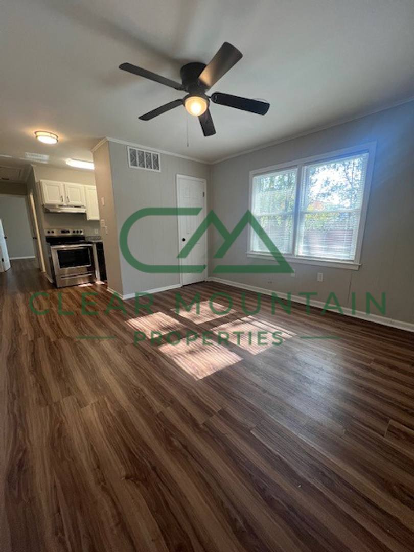 Apartment for rent at 300 Brook Glenn Rd, Taylors, SC 29687