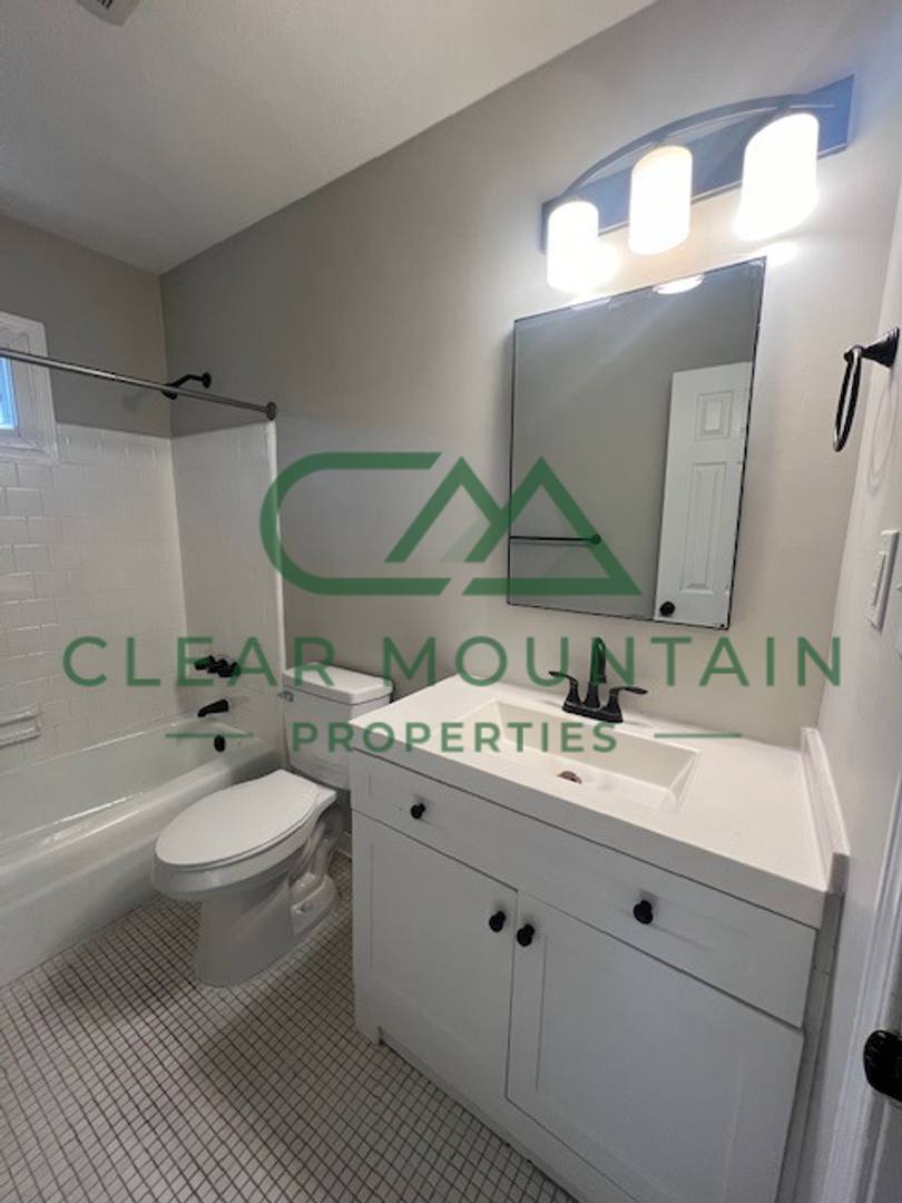 Apartment for rent at 300 Brook Glenn Rd, Taylors, SC 29687