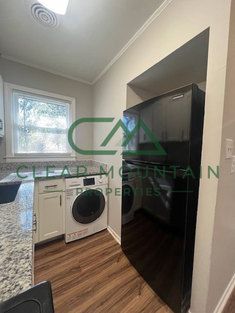 Apartment for rent at 300 Brook Glenn Rd, Taylors, SC 29687