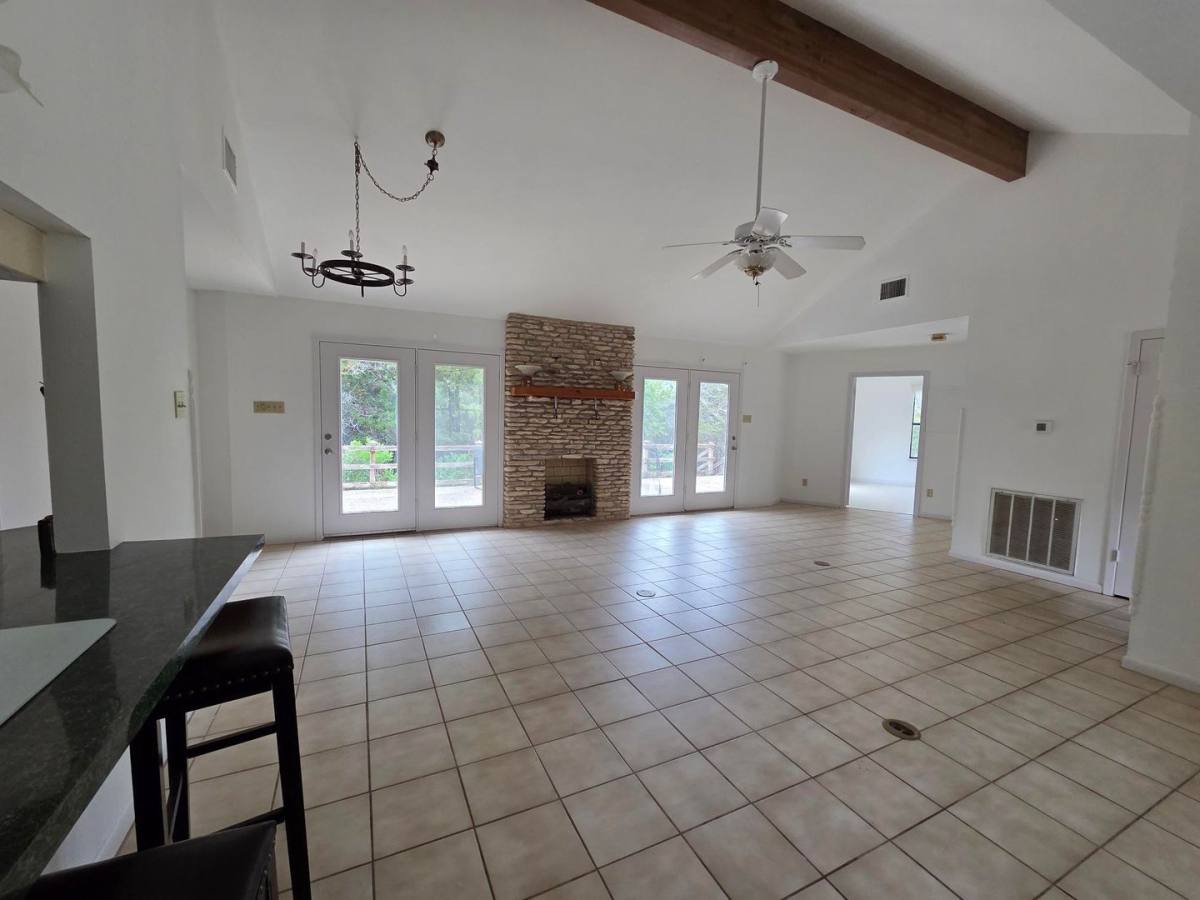 House for rent at 335 Goat Creek Cutoff Rd, Kerrville, TX 78028