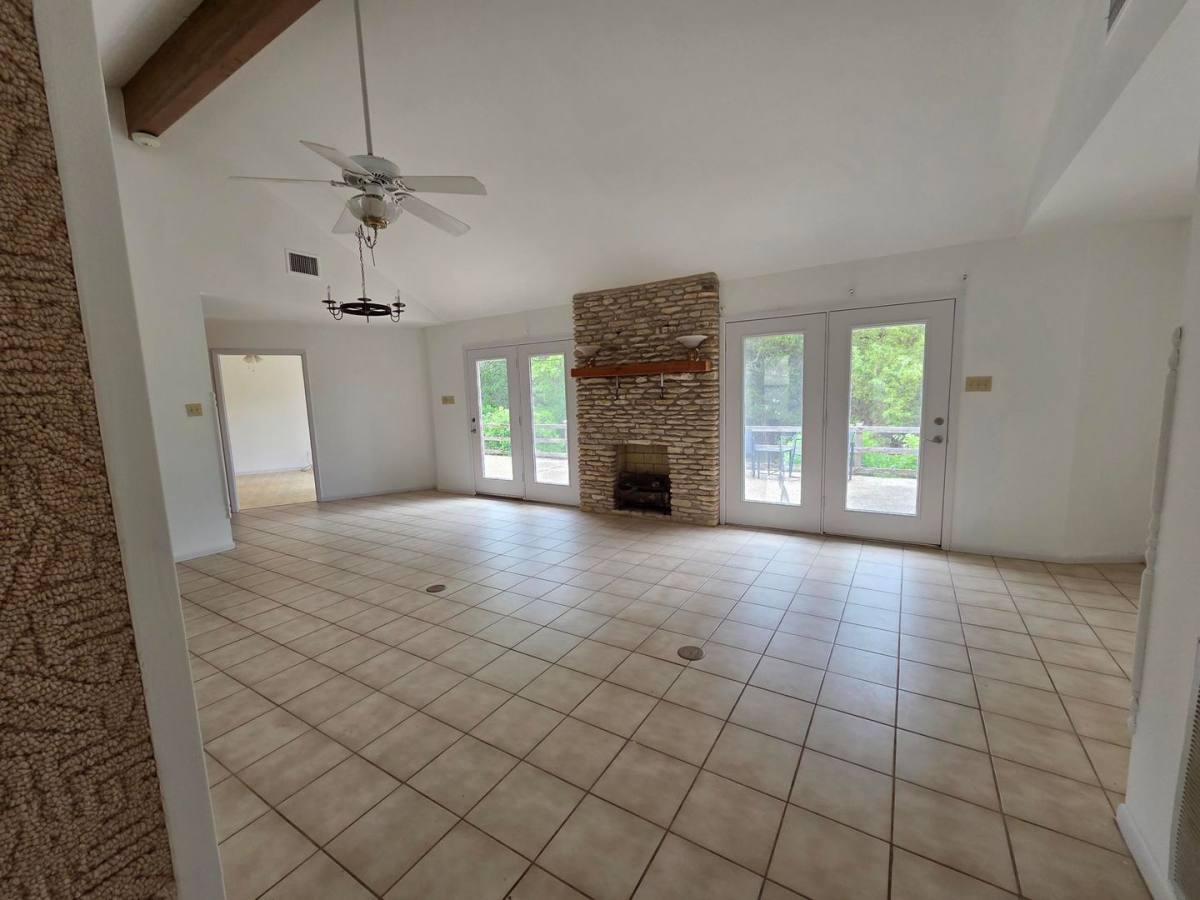 House for rent at 335 Goat Creek Cutoff Rd, Kerrville, TX 78028