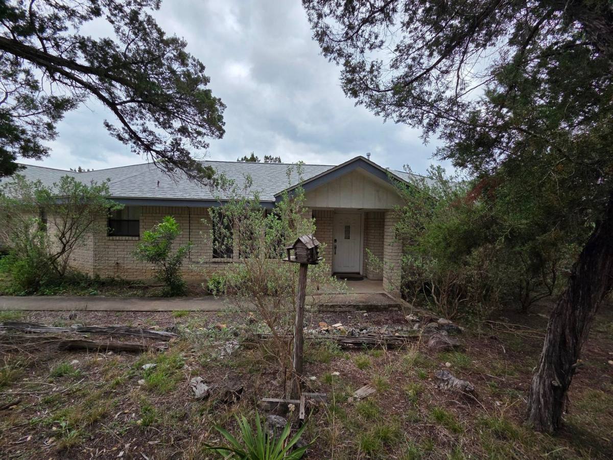 House for rent at 335 Goat Creek Cutoff Rd, Kerrville, TX 78028