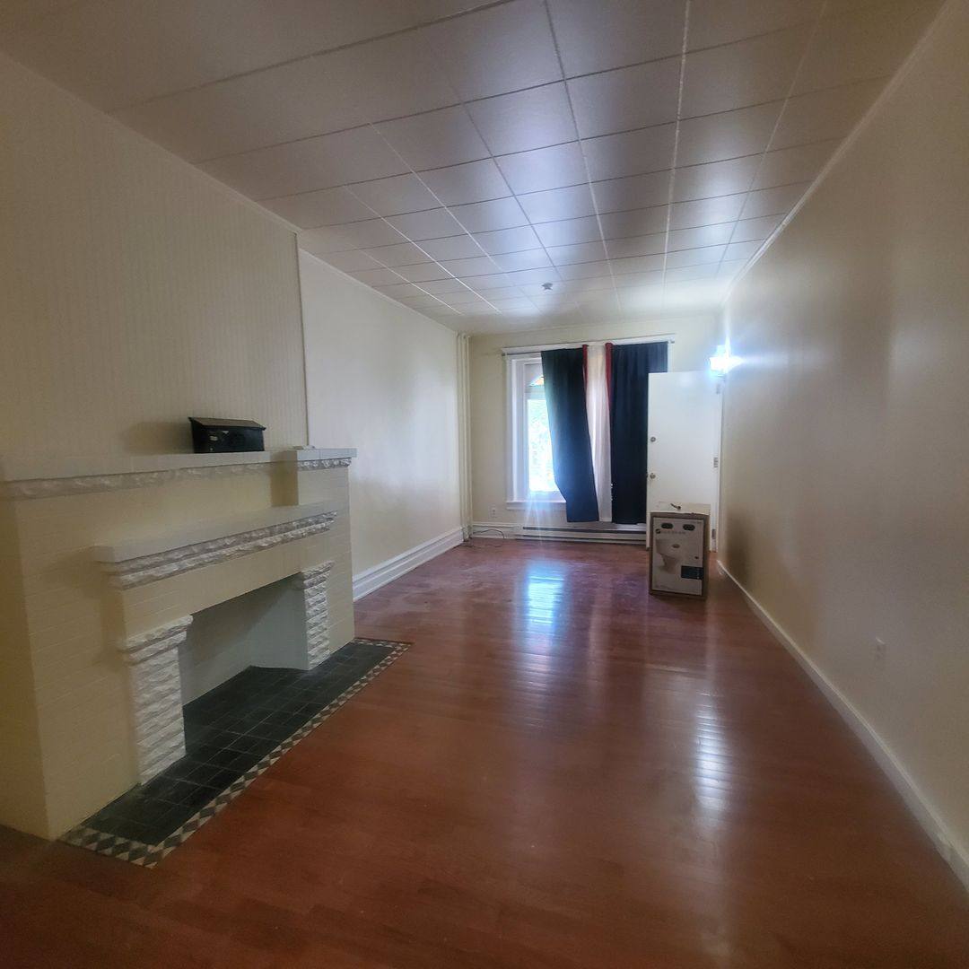 Apartment for rent at 37 S 13th St, Allentown, PA 18102