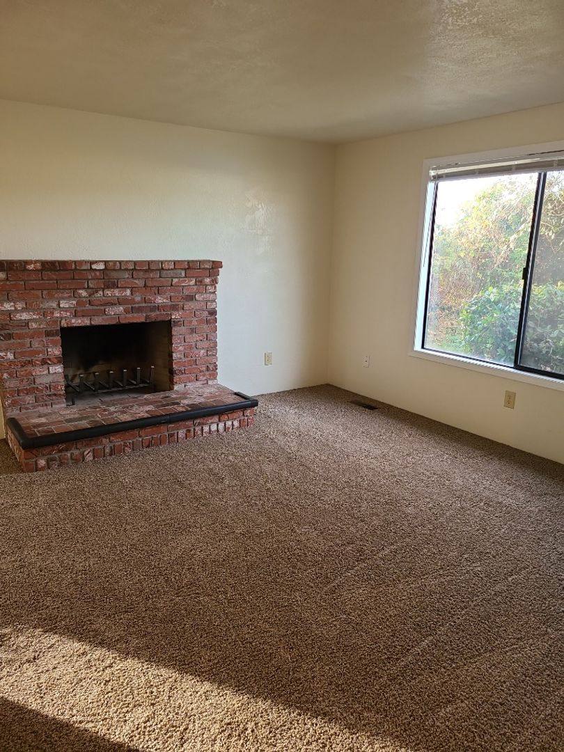 House for rent at 3048 Cheltenham Way, Medford, OR 97504