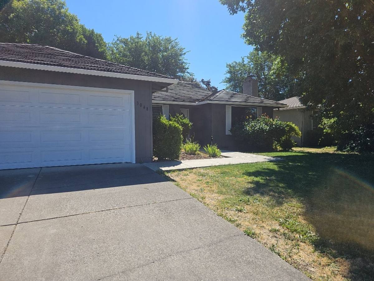 House for rent at 3048 Cheltenham Way, Medford, OR 97504