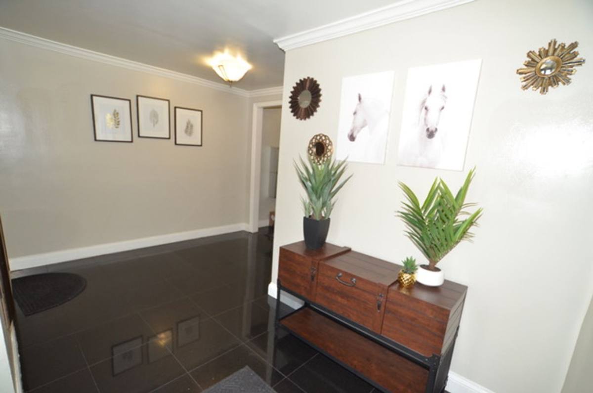 Apartment for rent at 4020 W 5th St, Los Angeles, CA 90020