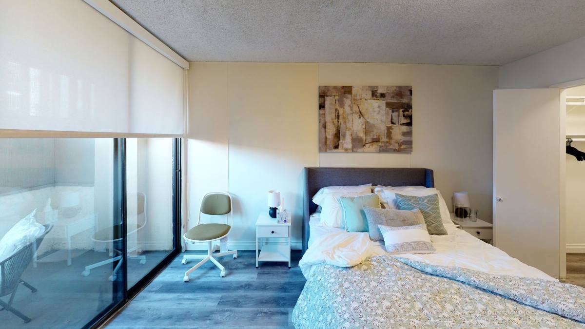 Apartment for rent at 4020 W 5th St, Los Angeles, CA 90020