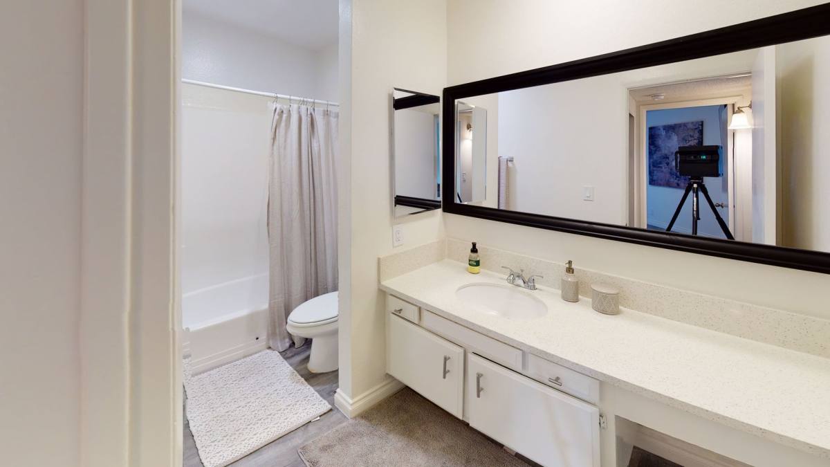 Apartment for rent at 4020 W 5th St, Los Angeles, CA 90020