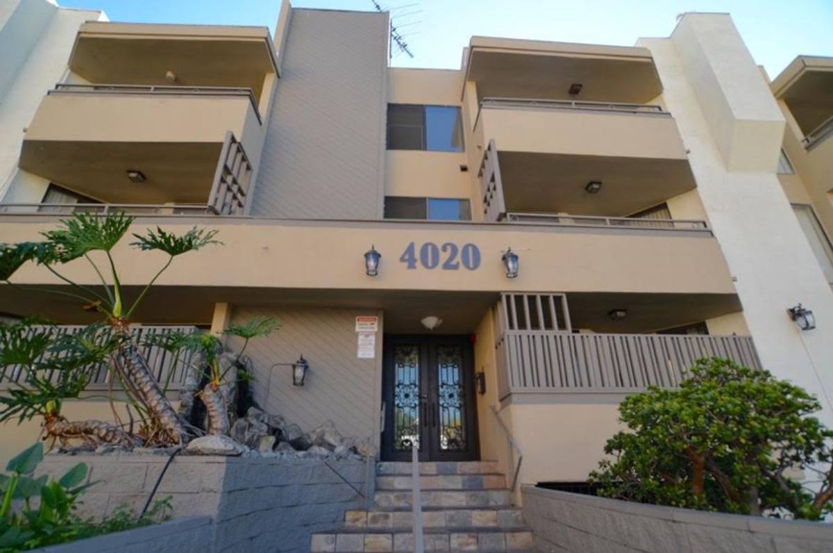 Apartment for rent at 4020 W 5th St, Los Angeles, CA 90020