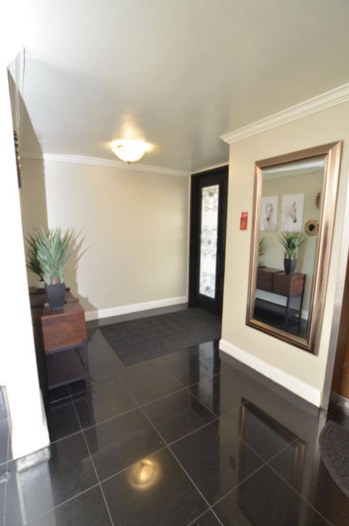 Apartment for rent at 4020 W 5th St, Los Angeles, CA 90020