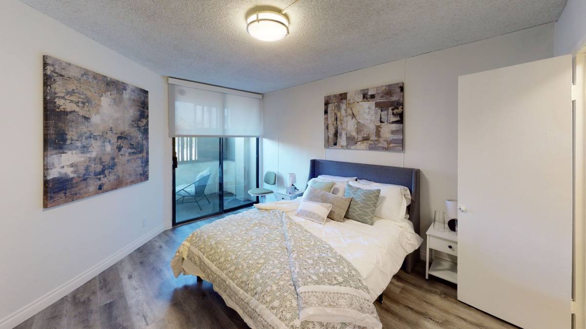 Apartment for rent at 4020 W 5th St, Los Angeles, CA 90020