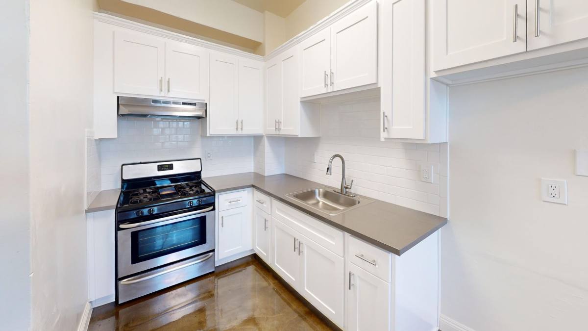 Apartment for rent at 900 S Serrano Ave, Los Angeles, CA 90006