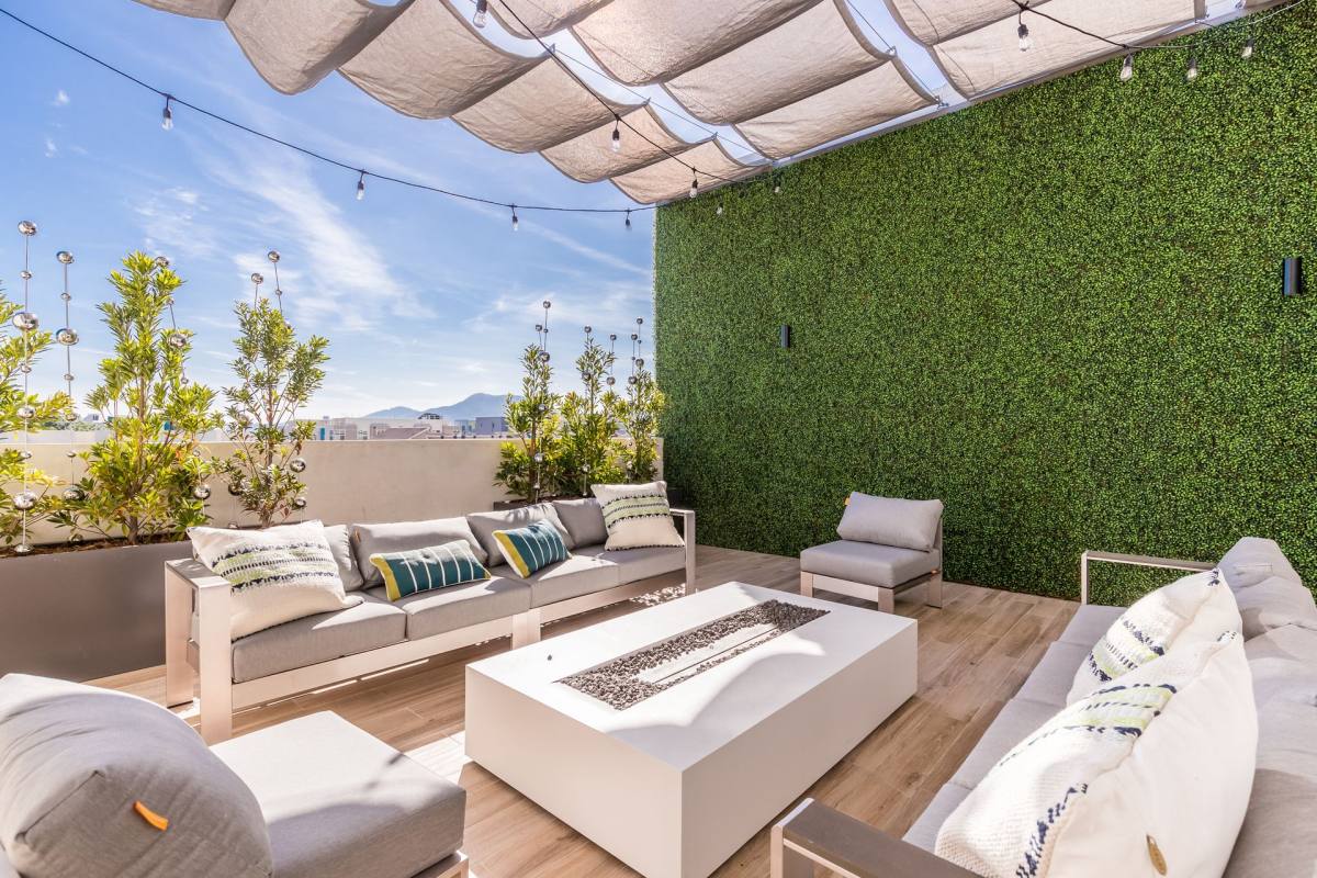 Apartment for rent at 11262 Otsego St, North Hollywood, CA 91601