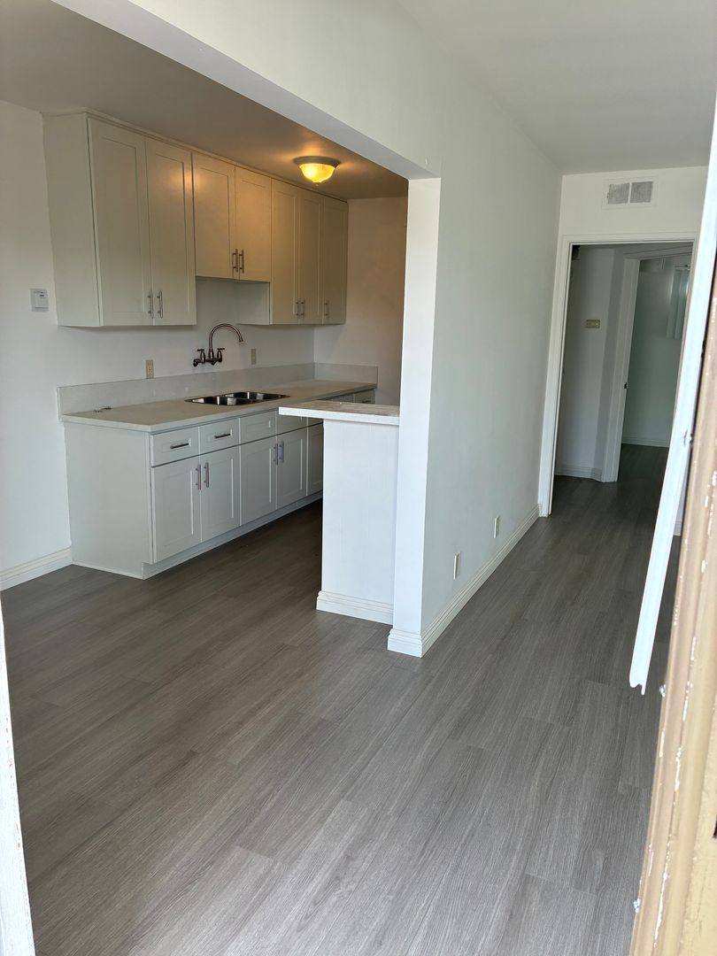 Apartment for rent at 10519 Arrington Ave, Downey, CA 90241