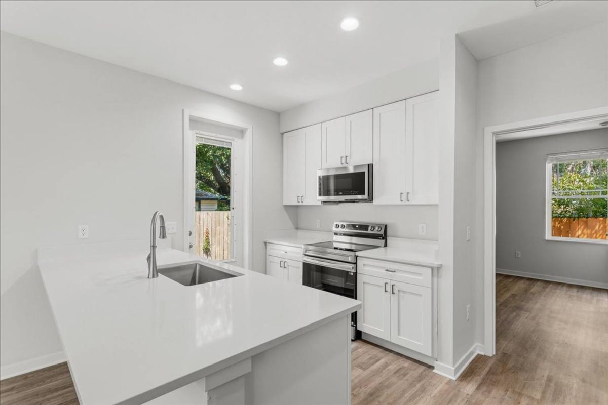 House for rent at 516 SW 7th Place, Gainesville, FL 32601