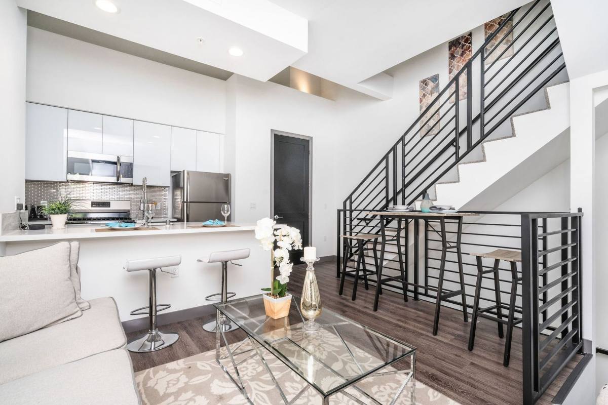 Townhouse for rent at 644 N Hobart Blvd, Los Angeles, CA 90004