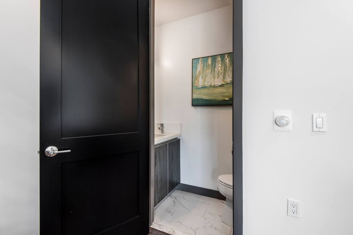 Townhouse for rent at 644 N Hobart Blvd, Los Angeles, CA 90004